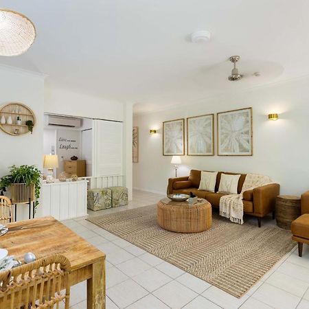 Oasis Luxe On Macrossan Street - Stylish Residence Port Douglas Exterior photo
