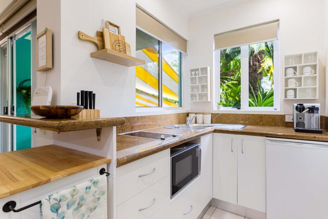 Oasis Luxe On Macrossan Street - Stylish Residence Port Douglas Exterior photo