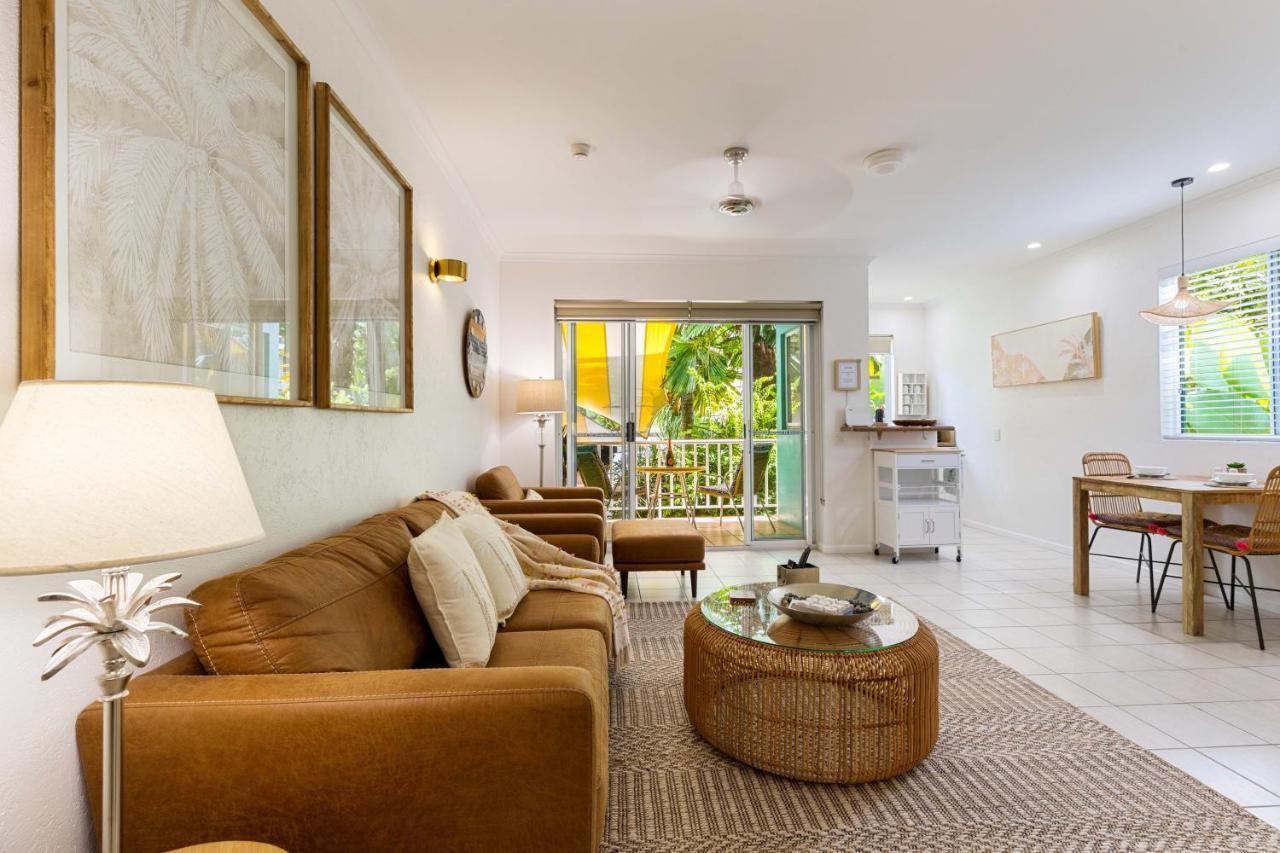 Oasis Luxe On Macrossan Street - Stylish Residence Port Douglas Exterior photo